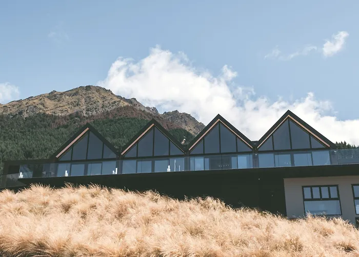 Kamana Lakehouse